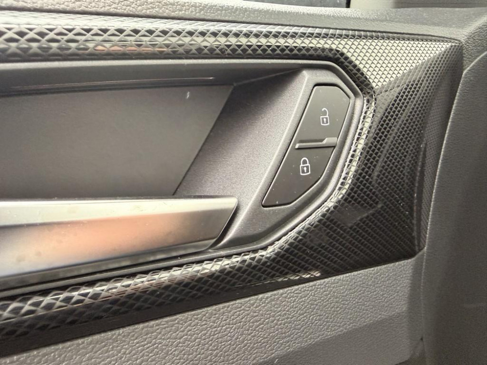 Acheter Volkswagen T-Cross T-Cross 1.0 TSI 116 Start/Stop DSG7 R-Line Edition 5p occasion dans les concessions du Groupe Faurie