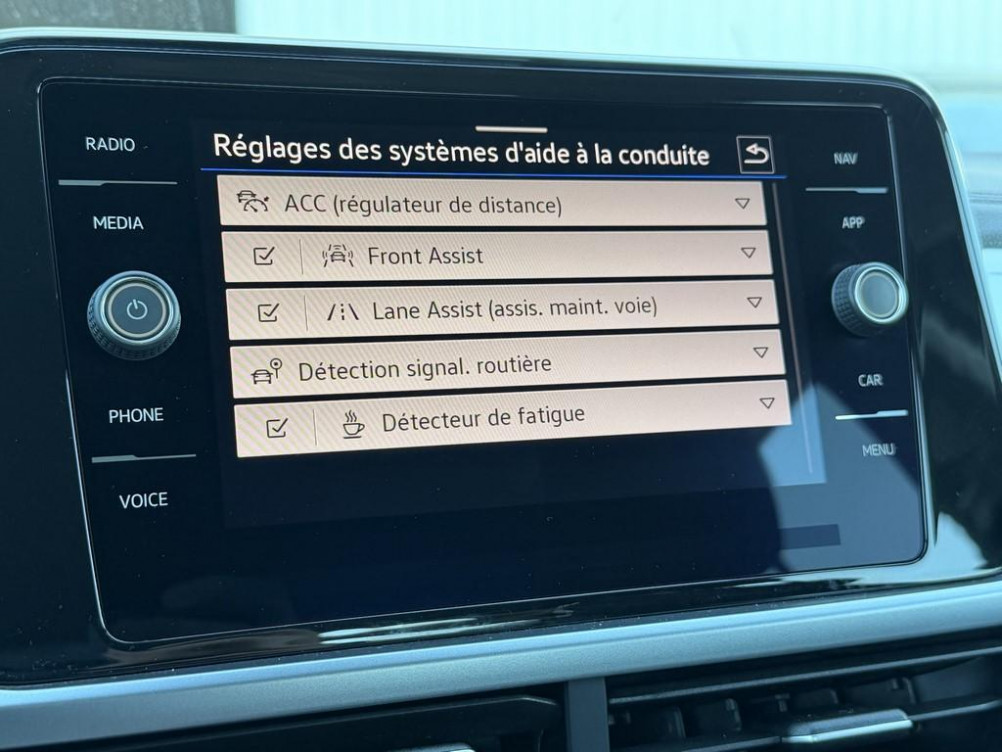 Acheter Volkswagen T-Roc T-Roc 1.0 TSI 110 Start/Stop BVM6 Life 5p occasion dans les concessions du Groupe Faurie