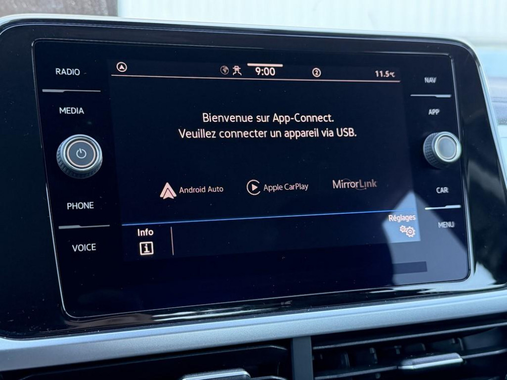 Acheter Volkswagen T-Roc T-Roc 1.0 TSI 110 Start/Stop BVM6 Life 5p occasion dans les concessions du Groupe Faurie