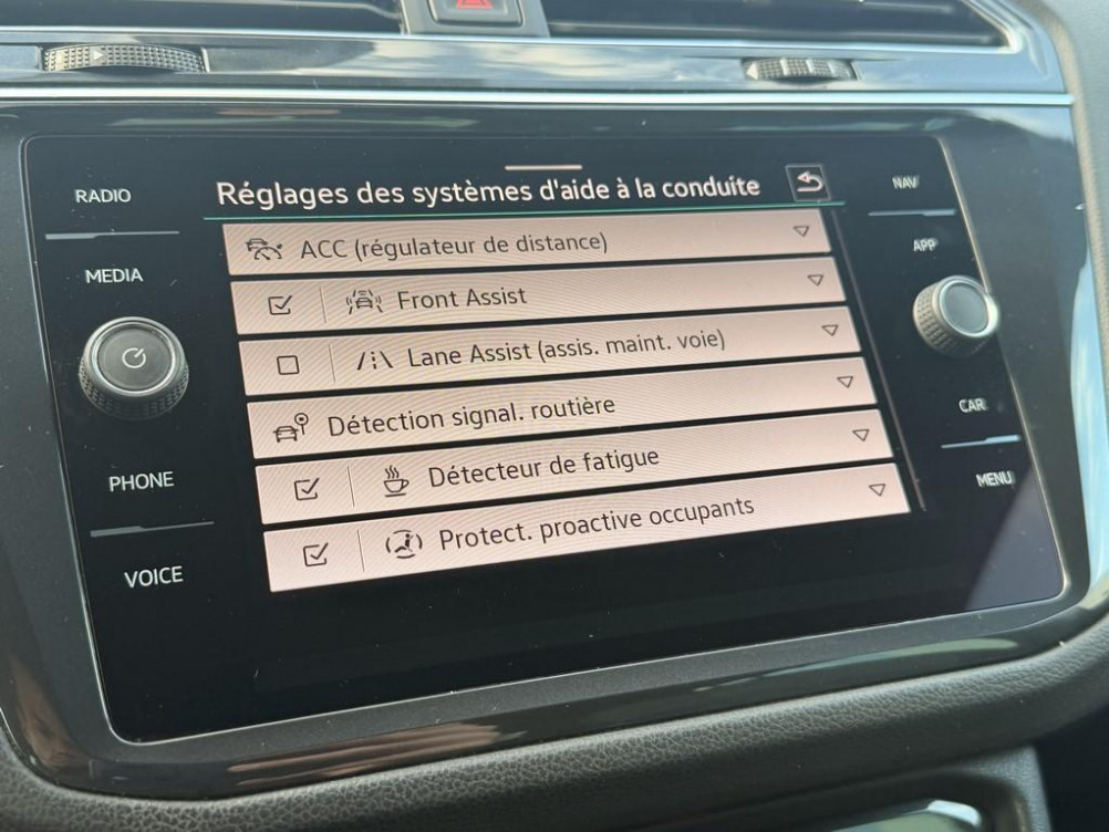 Acheter Volkswagen Tiguan Tiguan 2.0 TDI 150ch DSG7 R-Line 5p occasion dans les concessions du Groupe Faurie