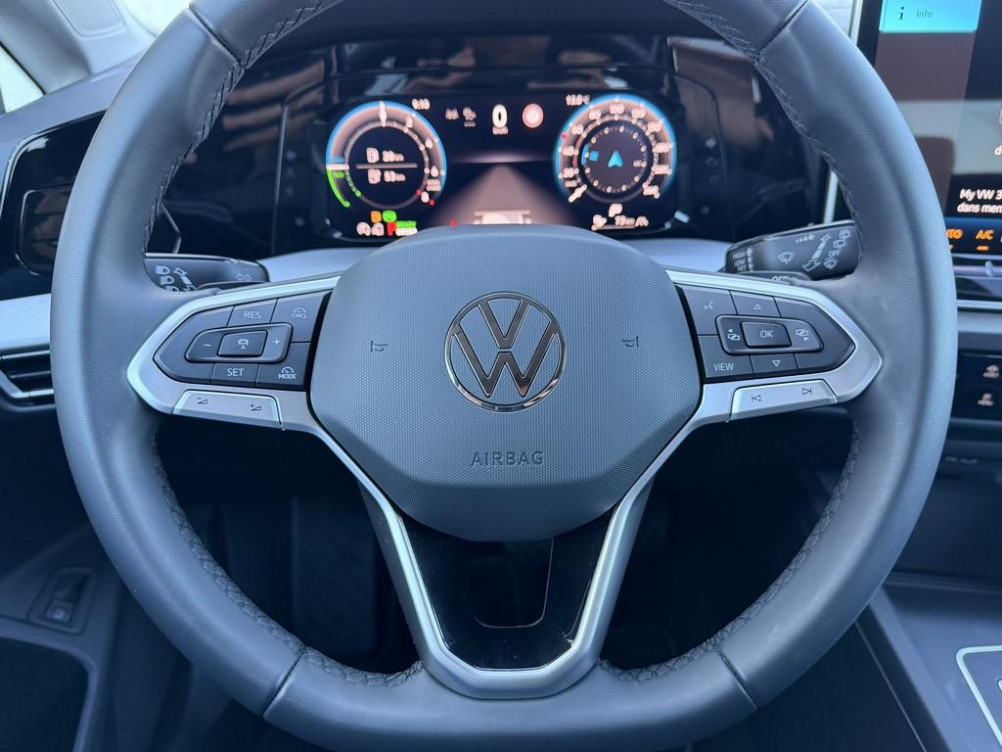 Acheter Volkswagen Golf Golf 1.5 eHybrid 204 DSG6 Life Plus 5p occasion dans les concessions du Groupe Faurie