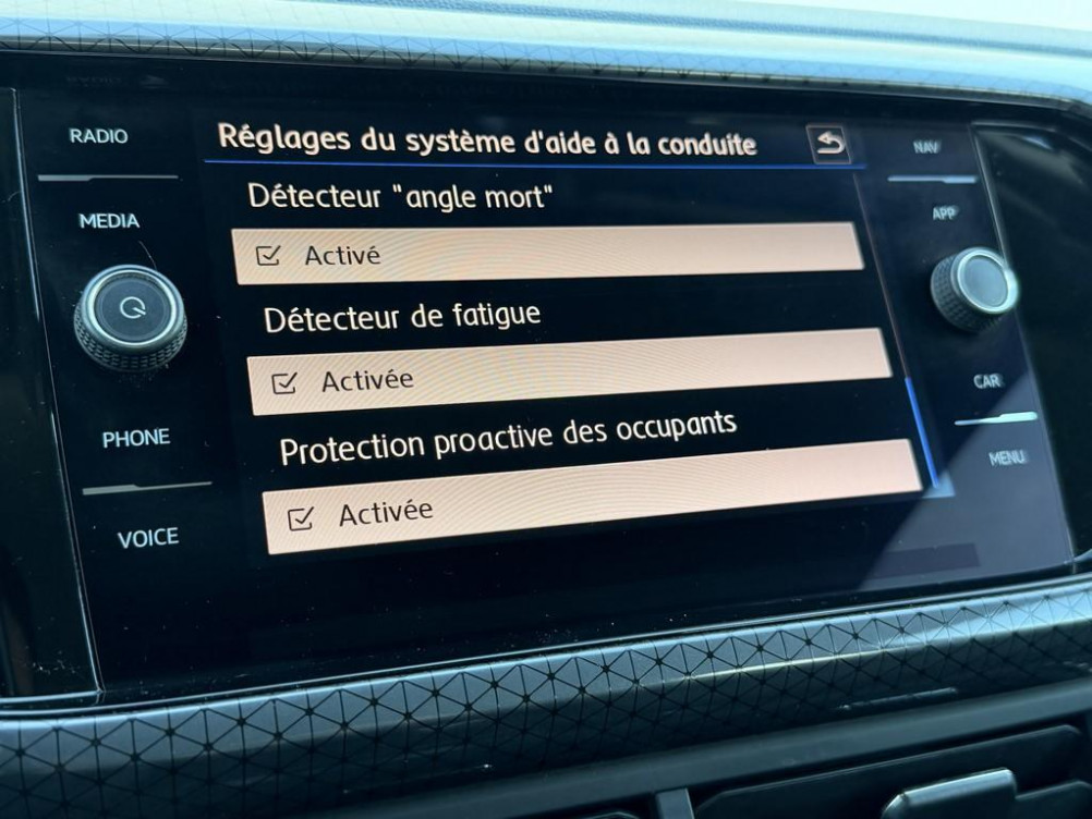 Acheter Volkswagen T-Cross T-Cross 1.0 TSI 115 Start/Stop DSG7 R-Line 5p occasion dans les concessions du Groupe Faurie