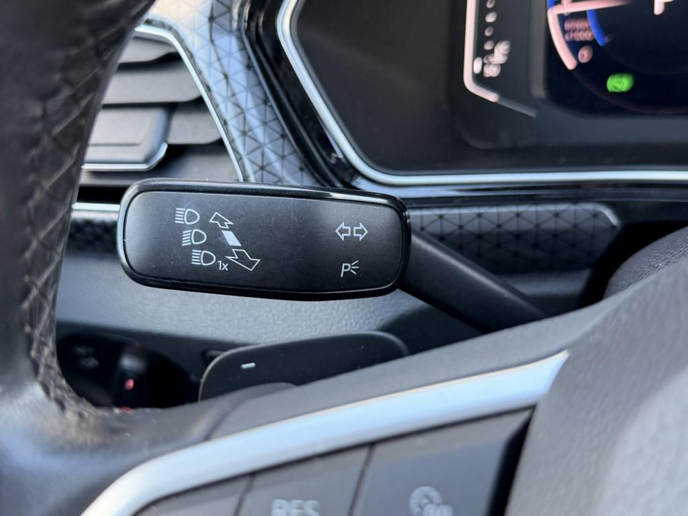 Acheter Volkswagen T-Cross T-Cross 1.0 TSI 115 Start/Stop DSG7 R-Line 5p occasion dans les concessions du Groupe Faurie