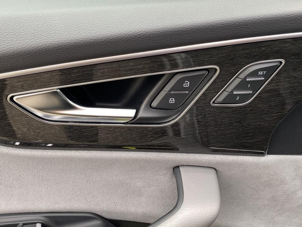 Acheter Audi Q8 Q8 60 TFSI e 462 Tiptronic 8 Quattro Compétition 5p occasion dans les concessions du Groupe Faurie