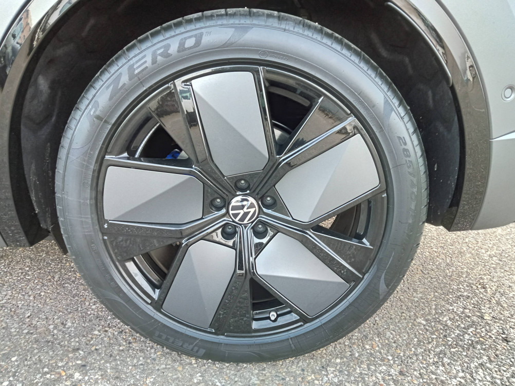 Acheter Volkswagen Touareg Touareg 3.0 TSI eHybrid 462 ch Tiptronic 8 4Motion R 5p neuf dans les concessions du Groupe Faurie