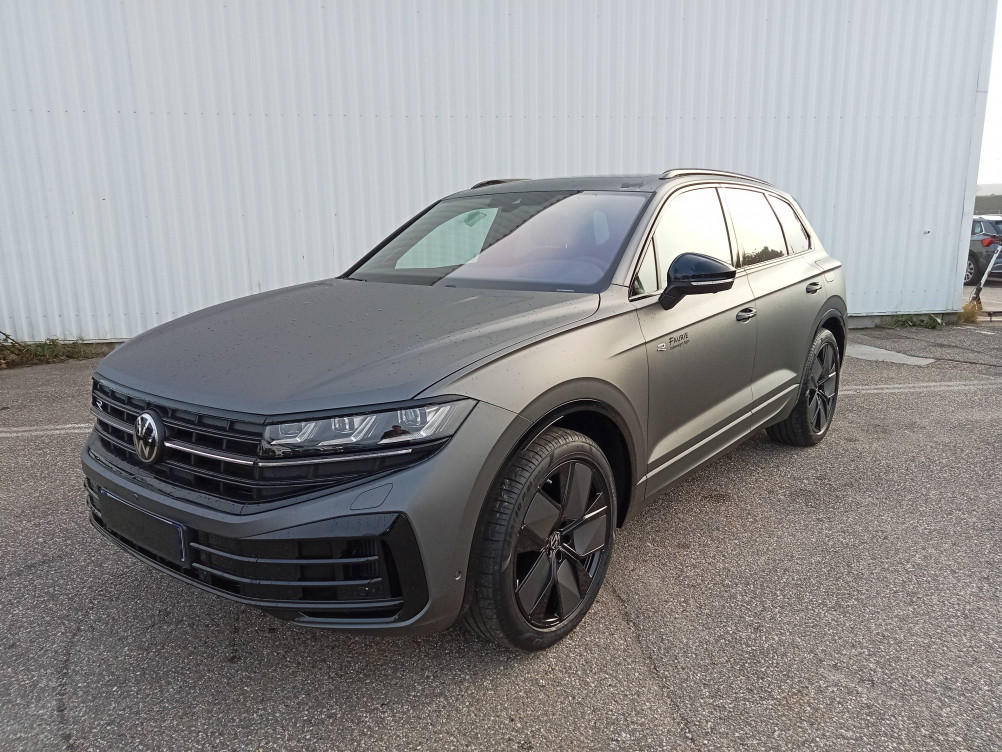 Acheter Volkswagen Touareg Touareg 3.0 TSI eHybrid 462 ch Tiptronic 8 4Motion R 5p neuf dans les concessions du Groupe Faurie