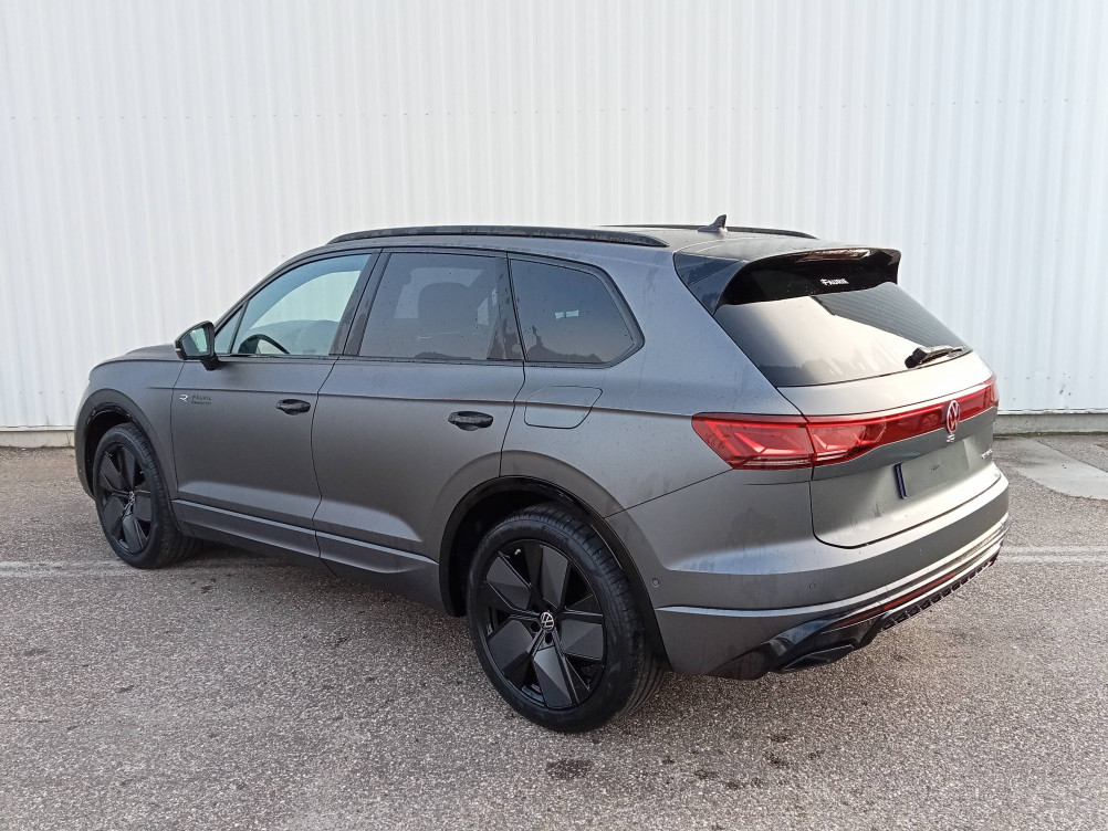 Acheter Volkswagen Touareg Touareg 3.0 TSI eHybrid 462 ch Tiptronic 8 4Motion R 5p neuf dans les concessions du Groupe Faurie