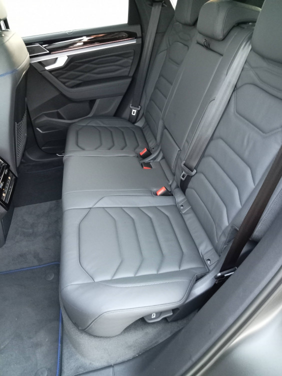 Acheter Volkswagen Touareg Touareg 3.0 TSI eHybrid 462 ch Tiptronic 8 4Motion R 5p neuf dans les concessions du Groupe Faurie
