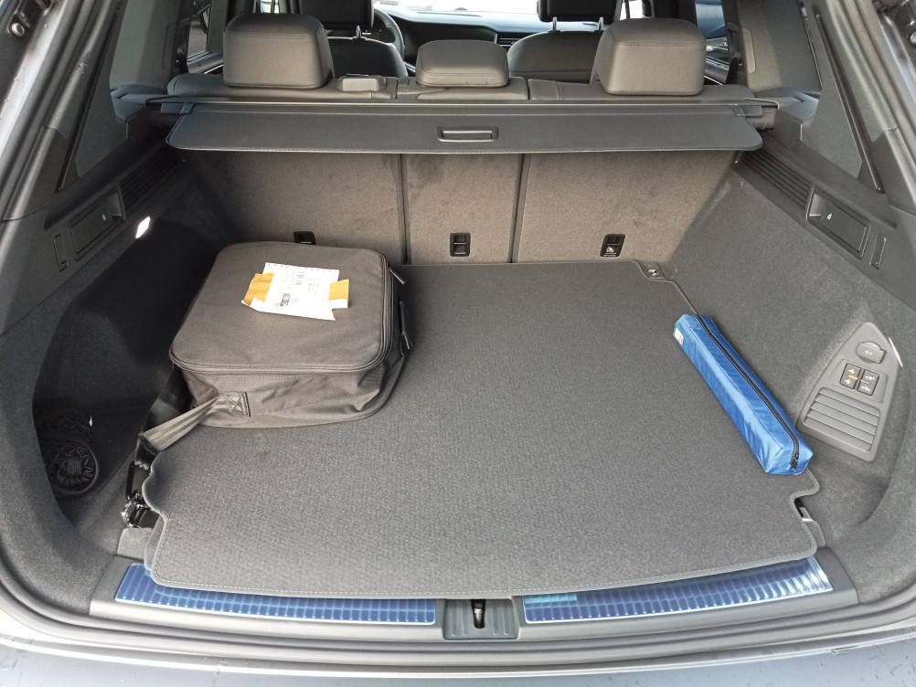 Acheter Volkswagen Touareg Touareg 3.0 TSI eHybrid 462 ch Tiptronic 8 4Motion R 5p neuf dans les concessions du Groupe Faurie