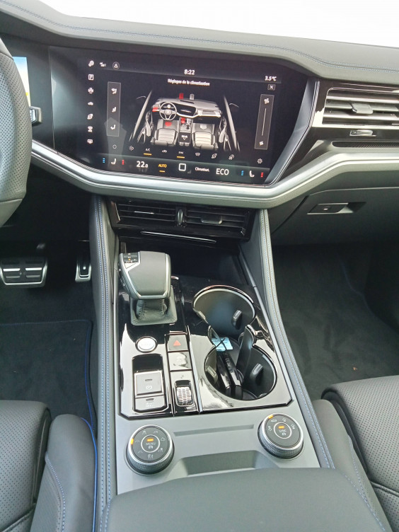 Acheter Volkswagen Touareg Touareg 3.0 TSI eHybrid 462 ch Tiptronic 8 4Motion R 5p neuf dans les concessions du Groupe Faurie