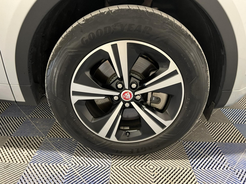 Photo 19 de l'offre de JAGUAR E-PACE P300e ch PHEV AWD BVA R-Dynamic SE à 37490€ chez VL Auto