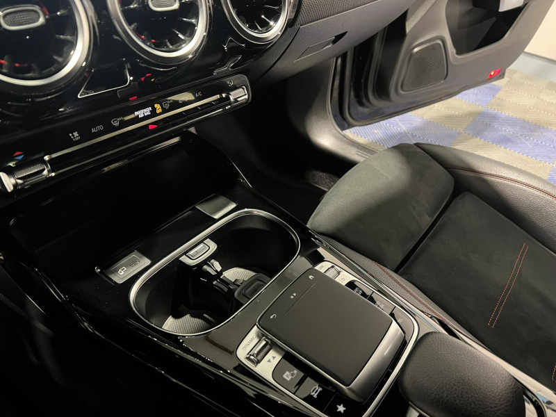 Photo 14 de l'offre de MERCEDES-BENZ CLASSE A 35 AMG 7G-DCT Speedshift AMG 4Matic à 32990€ chez VL Auto