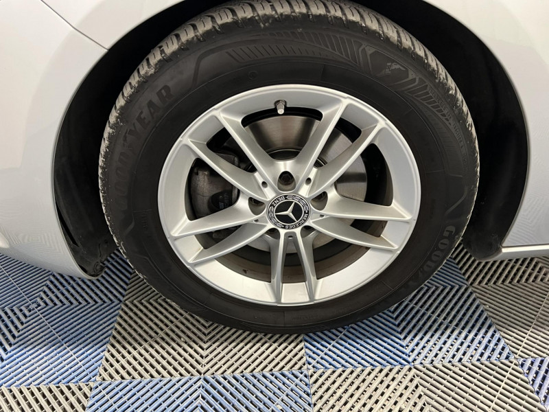 Photo 20 de l'offre de MERCEDES-BENZ CLASSE A 180 d 7G-DCT Style Line à 20490€ chez VL Auto