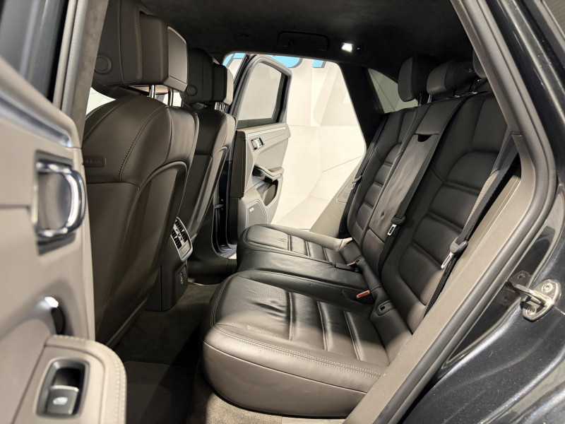 Photo 8 de l'offre de PORSCHE MACAN Turbo 3.6 V6 400 ch PDK à 36990€ chez VL Auto