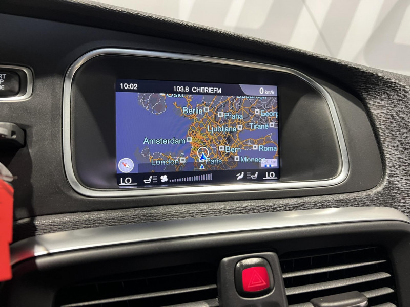 Photo 13 de l'offre de VOLVO V40 D2 AdBlue 120 ch R-Design à 16990€ chez VL Auto