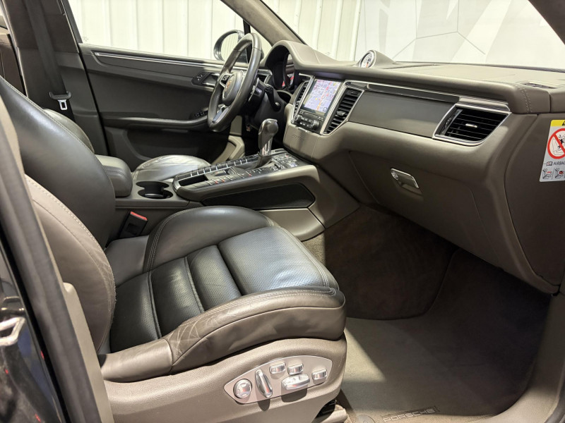 Photo 10 de l'offre de PORSCHE MACAN Turbo 3.6 V6 400 ch PDK à 36990€ chez VL Auto