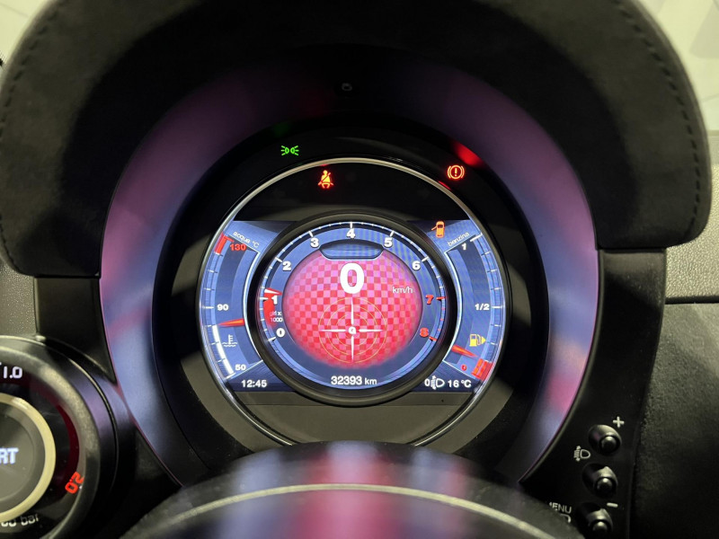 Photo 9 de l'offre de ABARTH 500c Cabriolet 595 1.4 Turbo 16V T-Jet 180 ch BVM5 Competizione à 22490€ chez VL Auto