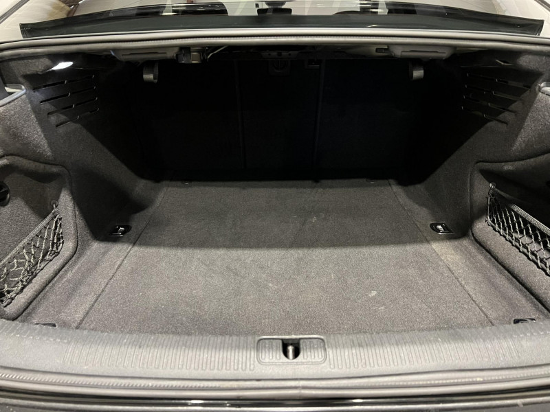 Photo 16 de l'offre de AUDI A4  2.0 TDI 190 S tronic 7 Quattro Design Luxe à 16490€ chez VL Auto