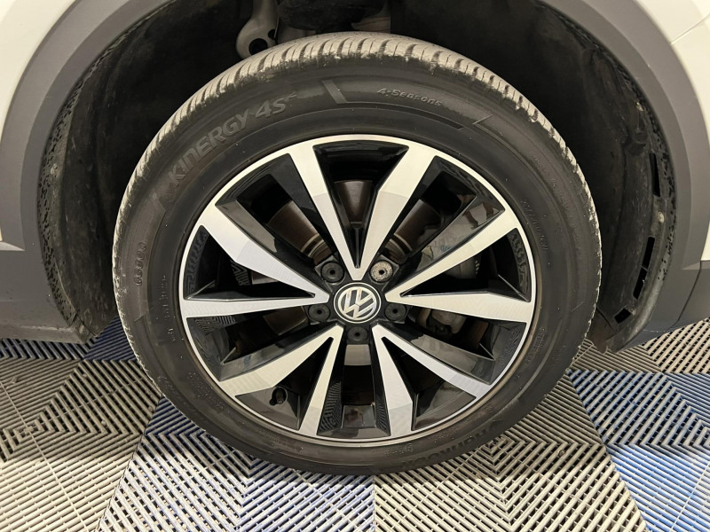 Photo 19 de l'offre de VOLKSWAGEN T-ROC 1.0 TSI 115 Start/Stop BVM6 Lounge à 13990€ chez VL Auto