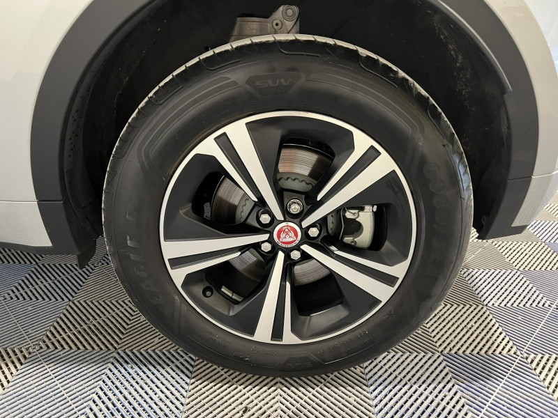 Photo 21 de l'offre de JAGUAR E-PACE P300e ch PHEV AWD BVA R-Dynamic SE à 37490€ chez VL Auto