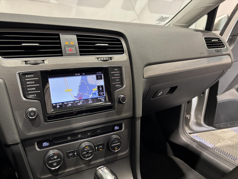 Photo 11 de l'offre de VOLKSWAGEN GOLF 1.2 TSI 105 BlueMotion Technology Confortline DSG7 à 12490€ chez VL Auto