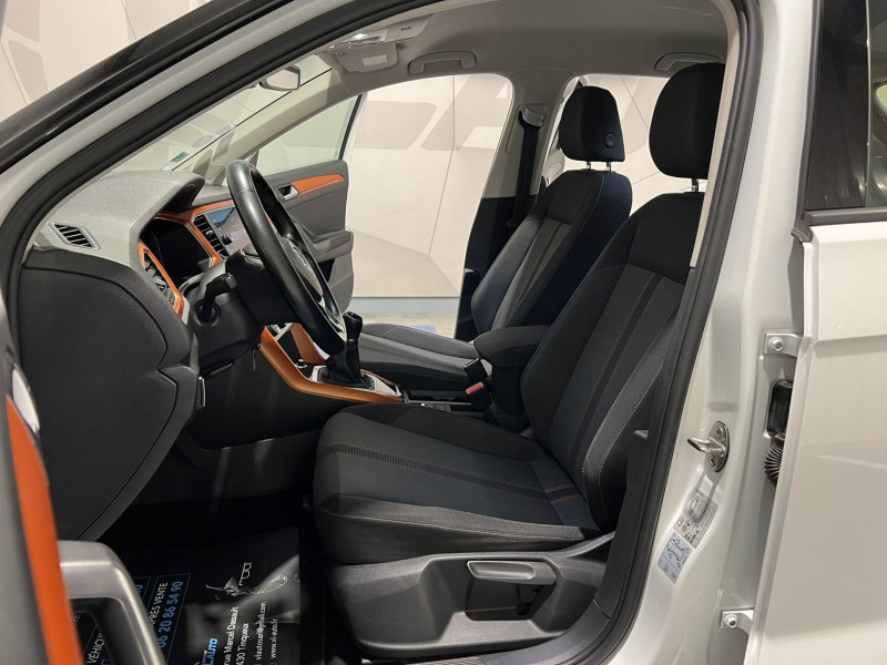 Photo 6 de l'offre de VOLKSWAGEN T-ROC 1.0 TSI 115 Start/Stop BVM6 Lounge à 13990€ chez VL Auto