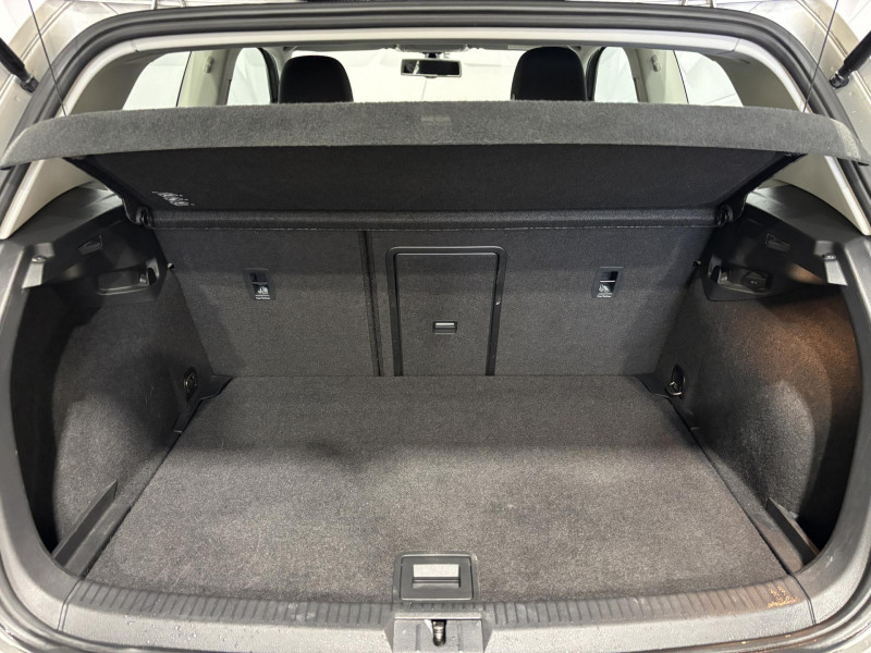 Photo 14 de l'offre de VOLKSWAGEN GOLF 1.2 TSI 105 BlueMotion Technology Confortline DSG7 à 12490€ chez VL Auto