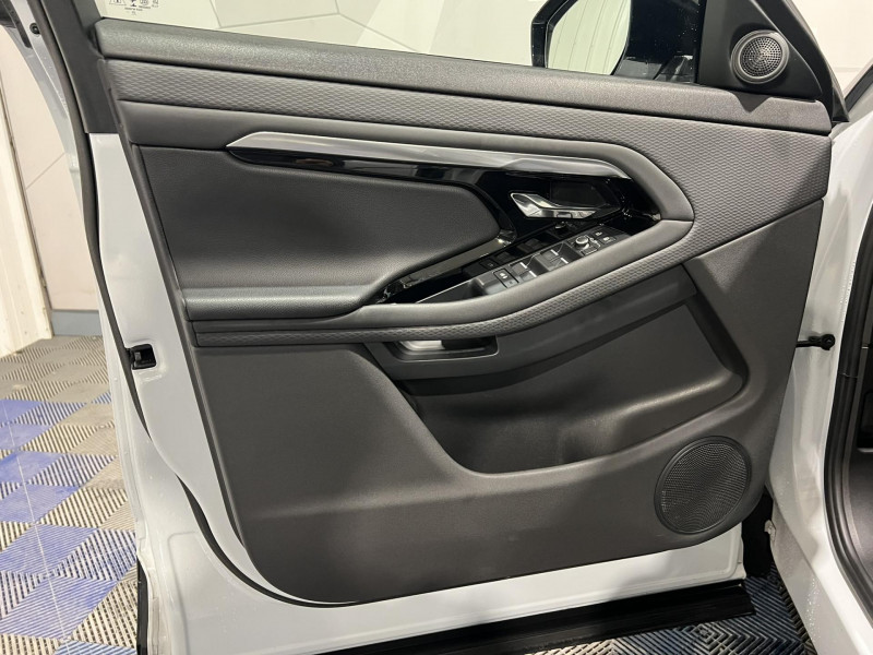 Photo 21 de l'offre de LAND-ROVER RANGE ROVER EVOQUE Mark II P200 FLEXFUEL MHEV AWD BVA9 R-Dynamic S à 32990€ chez VL Auto