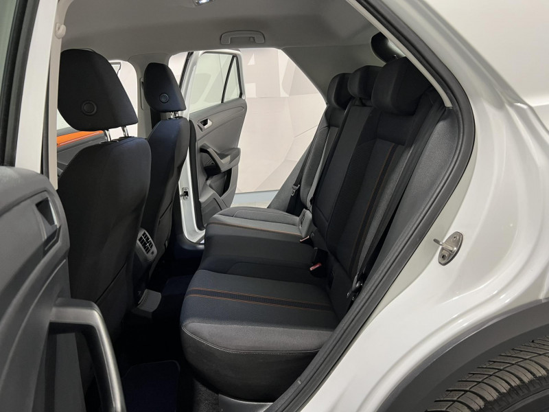Photo 9 de l'offre de VOLKSWAGEN T-ROC 1.0 TSI 115 Start/Stop BVM6 Lounge à 13990€ chez VL Auto