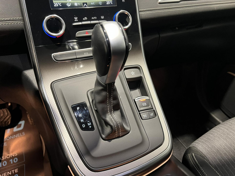 Photo 13 de l'offre de RENAULT GRAND SCENIC TCe 140 FAP EDC  Intens 7 Places à 22990€ chez VL Auto