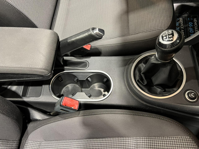 Photo 10 de l'offre de VOLKSWAGEN COCCINELLE CABRIOLET 1.6 TDI 105 FAP Vintage à 13990€ chez VL Auto