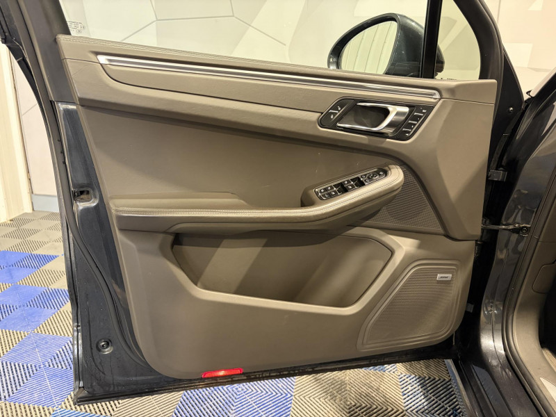Photo 22 de l'offre de PORSCHE MACAN Turbo 3.6 V6 400 ch PDK à 36990€ chez VL Auto
