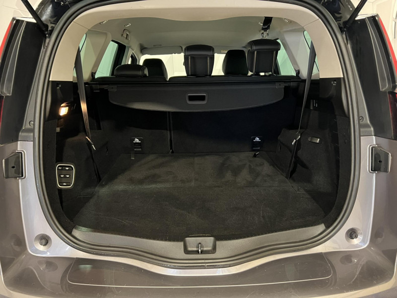 Photo 10 de l'offre de RENAULT GRAND SCENIC TCe 140 FAP EDC  Intens 7 Places à 22990€ chez VL Auto