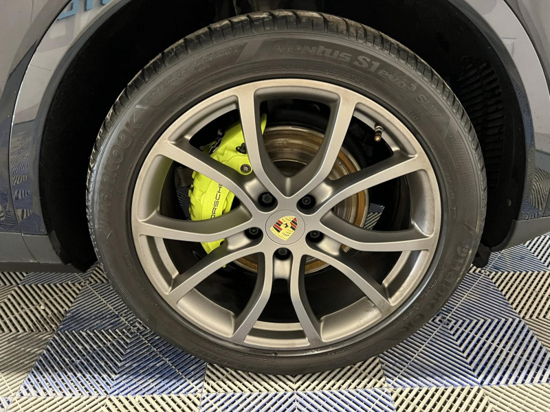 Photo 22 de l'offre de PORSCHE CAYENNE E-Hybrid 3.0 V6 462 ch Tiptronic BVA S à 43990€ chez VL Auto