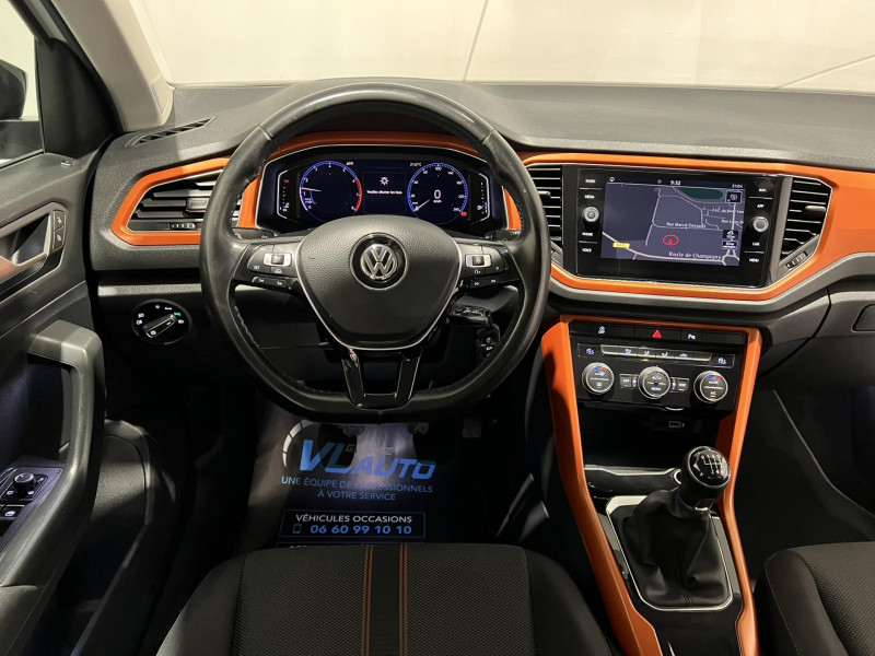 Photo 14 de l'offre de VOLKSWAGEN T-ROC 1.0 TSI 115 Start/Stop BVM6 Lounge à 13990€ chez VL Auto