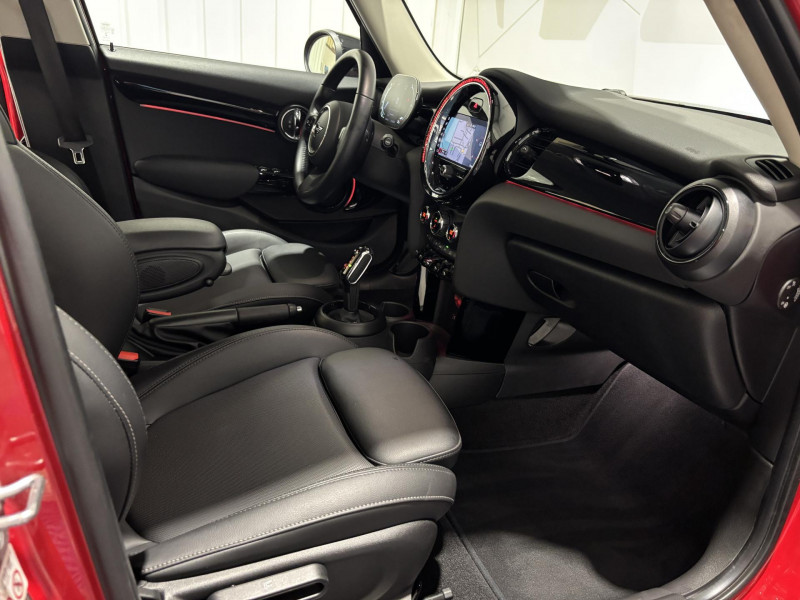 Photo 13 de l'offre de MINI MINI 5 Portes Cooper 136 ch DKG7 Essential à 21990€ chez VL Auto