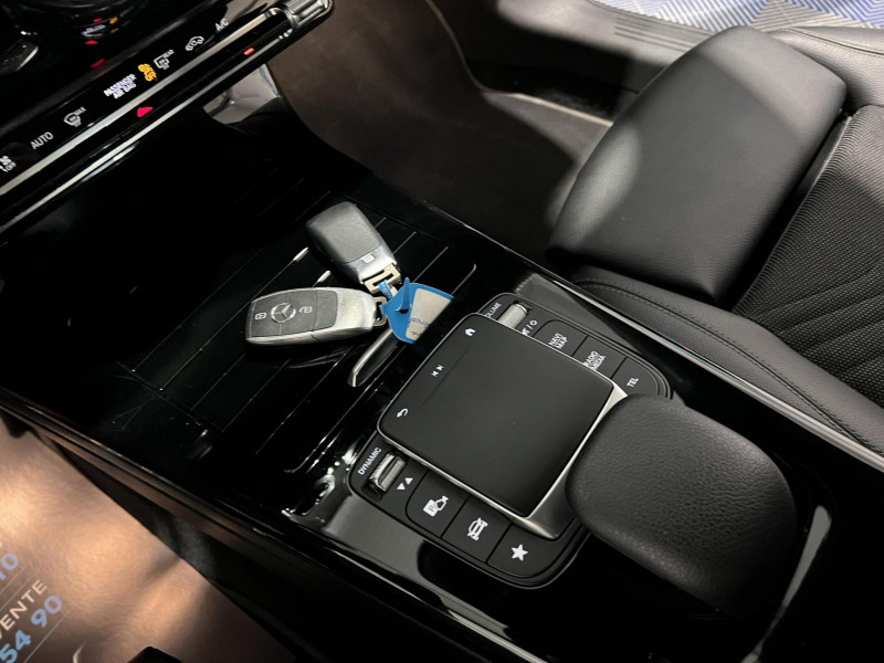 Photo 14 de l'offre de MERCEDES-BENZ CLASSE A 180 d 7G-DCT Style Line à 20490€ chez VL Auto
