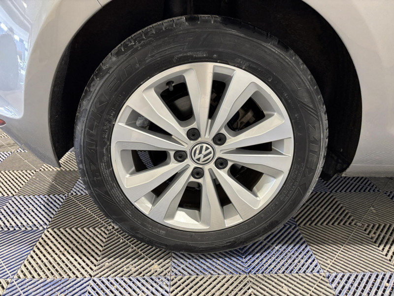 Photo 15 de l'offre de VOLKSWAGEN GOLF 1.2 TSI 105 BlueMotion Technology Confortline DSG7 à 12490€ chez VL Auto