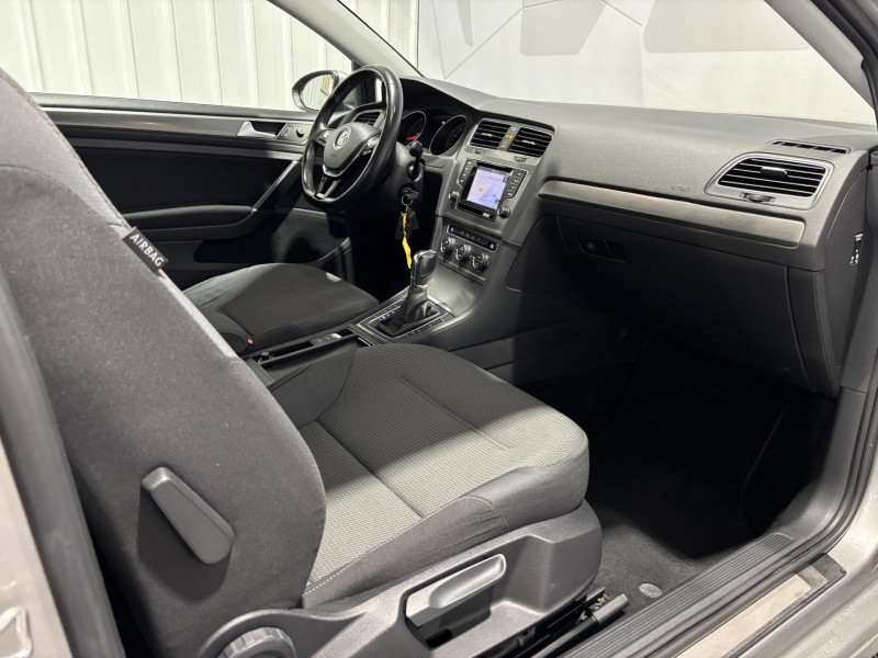 Photo 13 de l'offre de VOLKSWAGEN GOLF 1.2 TSI 105 BlueMotion Technology Confortline DSG7 à 12490€ chez VL Auto