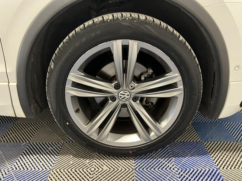 Photo 20 de l'offre de VOLKSWAGEN TIGUAN 2.0 TDI 150 DSG7 Carat Exclusive Pack Ext R Line à 21990€ chez VL Auto
