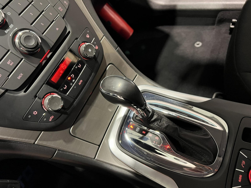 Photo 14 de l'offre de OPEL INSIGNIA Sports Tourer 2.0 CDTI - 130 FAP Edition BVA à 10490€ chez VL Auto