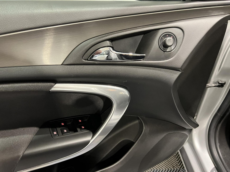 Photo 22 de l'offre de OPEL INSIGNIA Sports Tourer 2.0 CDTI - 130 FAP Edition BVA à 10490€ chez VL Auto