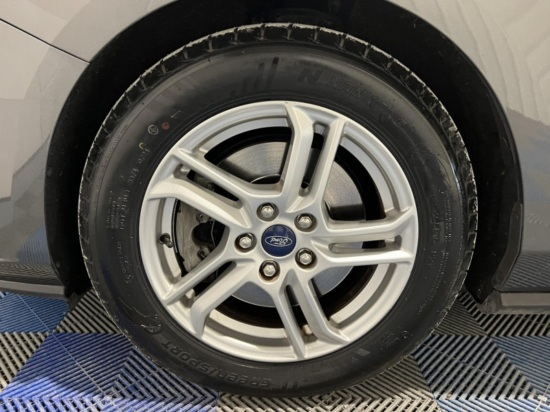 Photo 18 de l'offre de FORD FOCUS SW 1.5 EcoBlue 95 S&S Trend Business à 9990€ chez VL Auto