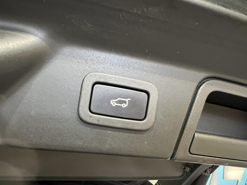 Photo 22 de l'offre de LAND-ROVER RANGE ROVER VELAR D300 BVA SE R-Dynamic à 35990€ chez VL Auto