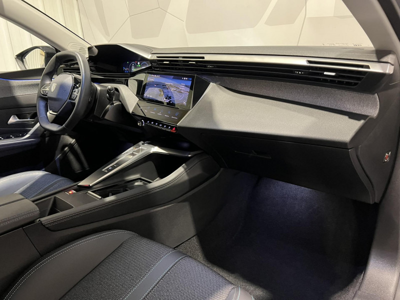 Photo 8 de l'offre de PEUGEOT 308  PHEV 180 e-EAT8 Allure Pack à 21990€ chez VL Auto