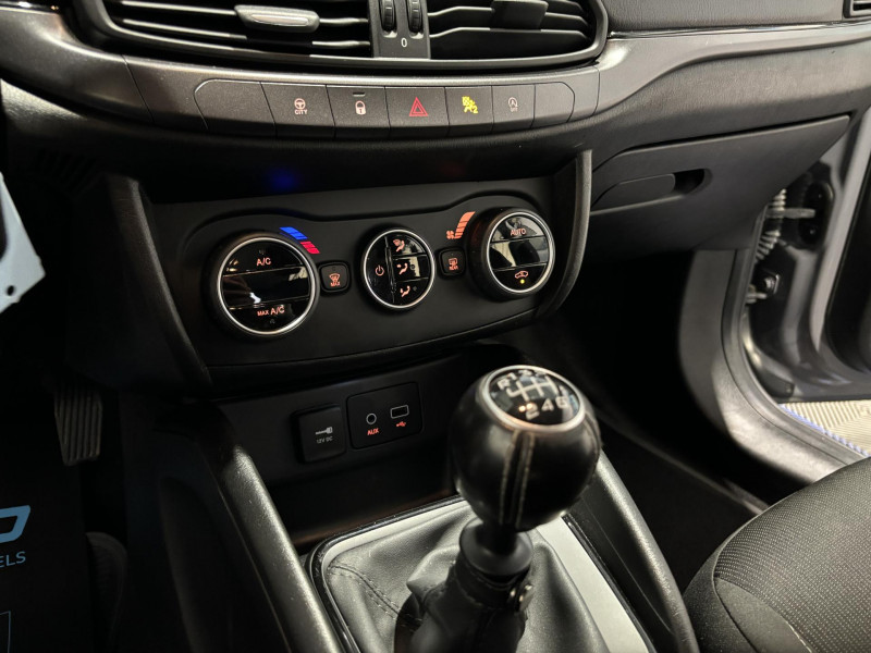Photo 9 de l'offre de FIAT TIPO 5 Portes 1.4 T-Jet 120 ch Start/Stop S-Design à 10990€ chez VL Auto