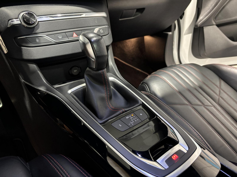 Photo 10 de l'offre de PEUGEOT 308 SW  2.0 BlueHDi 150ch S&S EAT6 GT Line à 9990€ chez VL Auto