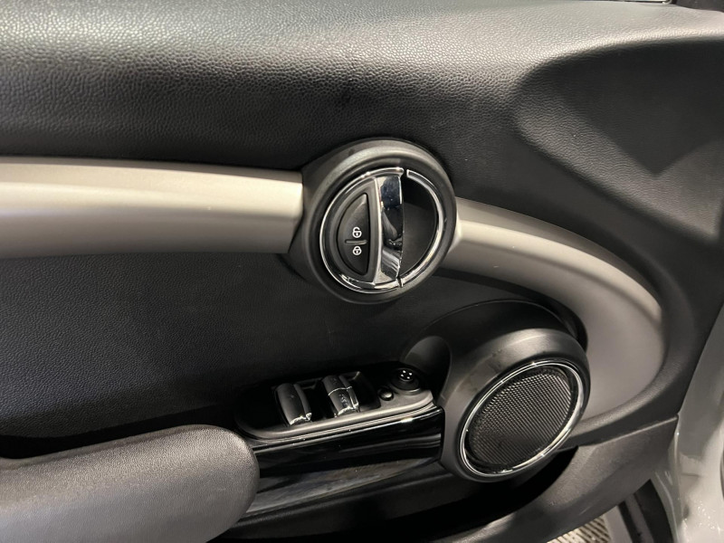 Photo 20 de l'offre de MINI MINI Cabriolet Cooper D 116 ch Chili à 14490€ chez VL Auto