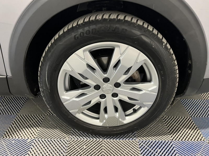 Photo 19 de l'offre de PEUGEOT 3008  BlueHDi 130ch S&S EAT8 Allure Pack à 16990€ chez VL Auto