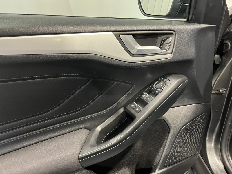 Photo 21 de l'offre de FORD FOCUS SW 1.5 EcoBlue 95 S&S Trend Business à 9990€ chez VL Auto